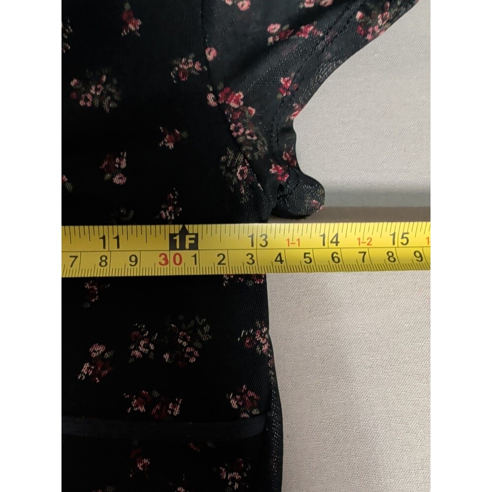 ❤️Aeropostale Crop Womens M Black Floral Mesh V Neck Short Sleeve Y2K Blouse❤️ - Picture 9 of 10